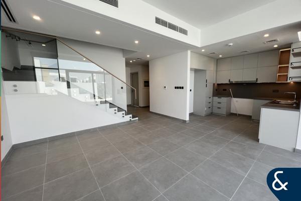 Corner Plot I Internal Road Backing I 4 Beds